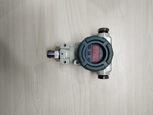 昆仑中大品牌带显示DC24V供电压力变送器